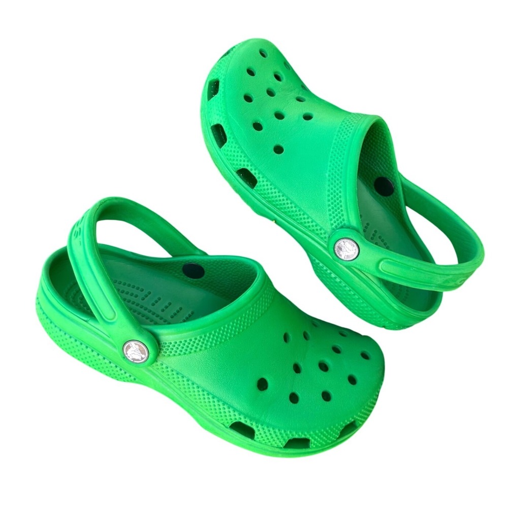 Crocs Kids Classic Clogs Unisex Youth Size J4 Green Sandals